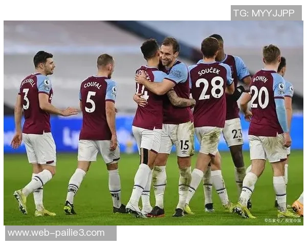 布莱克浦与雷丁的精彩对决谁能在这场较量中笑到最后